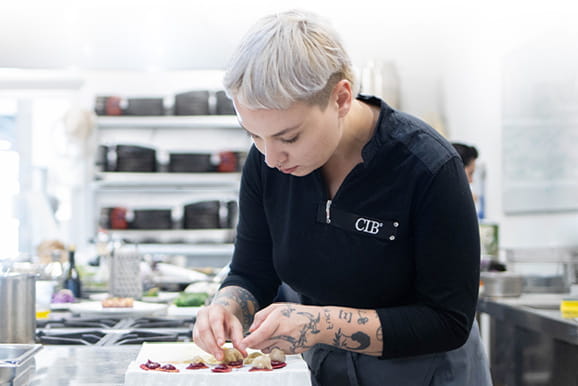 Chef healthy cooking course Student of the postgraduate course in healthy cooking plating